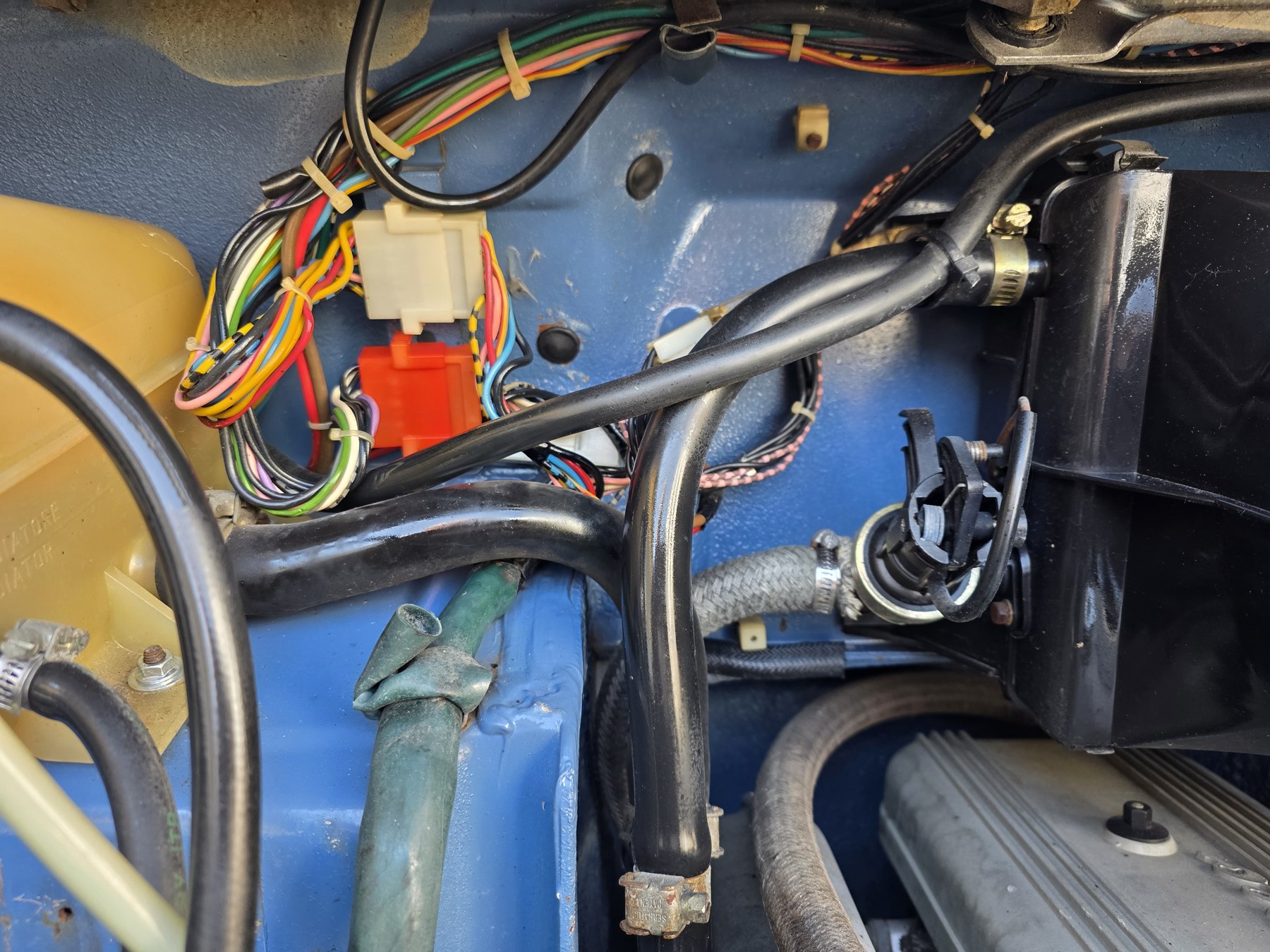Alfa Romeo AR8 4x4 — Dettaglio del vano motore
