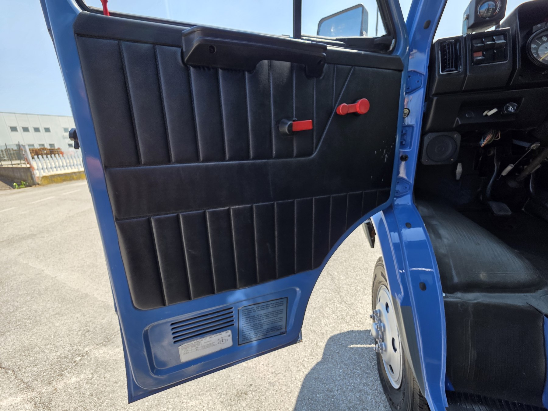 Alfa Romeo AR8 4x4 — Pannello porta lato guida