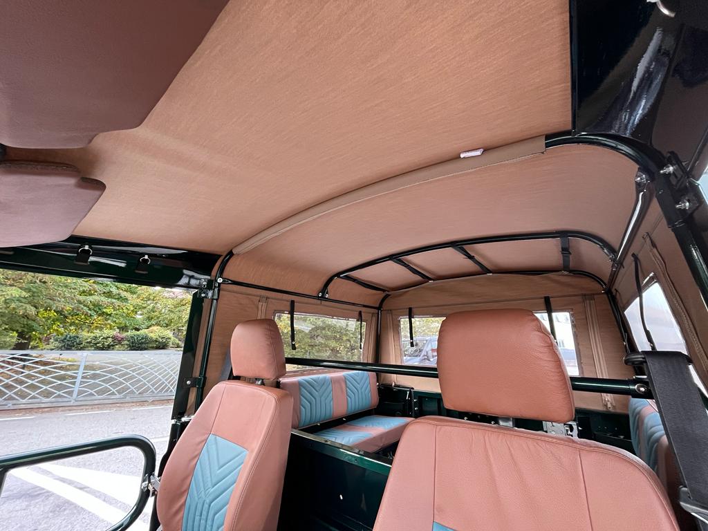 Capote e finiture interne del Defender 90