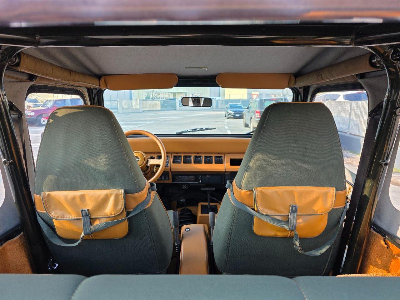 Jeep Wrangler 4.0 Sahara verde — fotografia 6