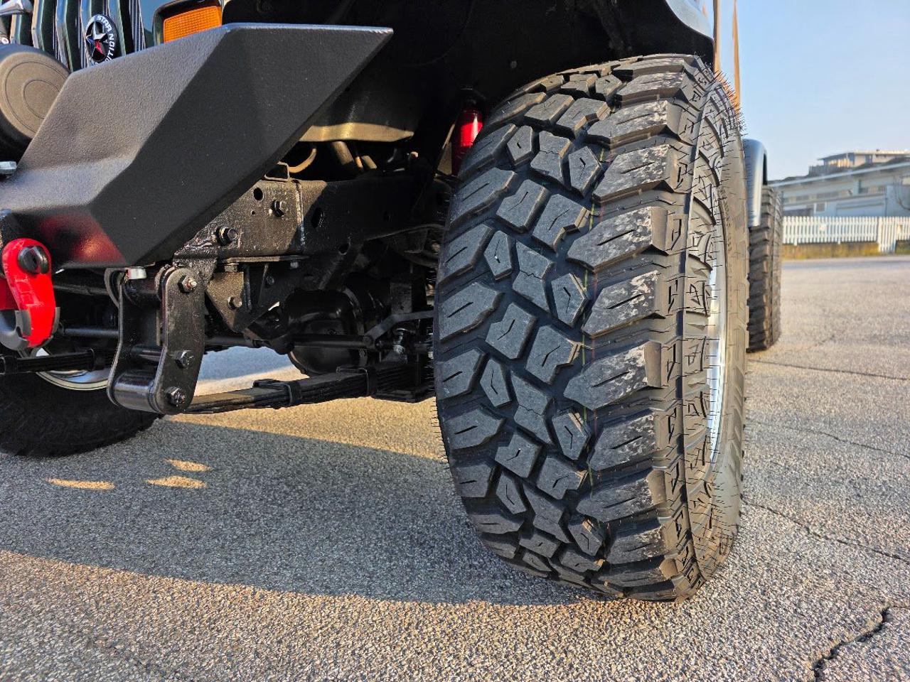 Jeep Wrangler 4.0 Sahara verde — fotografia 17