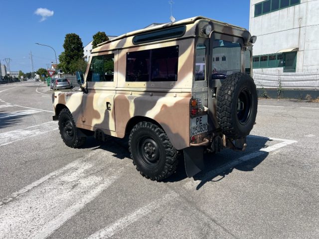 Vista posteriore laterale della Land Rover Series III