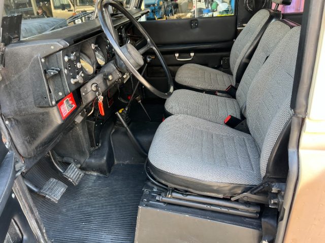Posto guida della Land Rover Series III