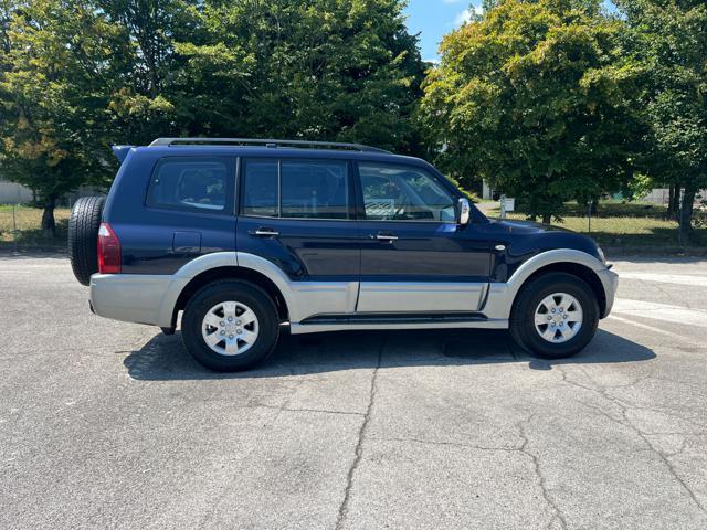 Profilo laterale sinistro del Mitsubishi Pajero GLS2