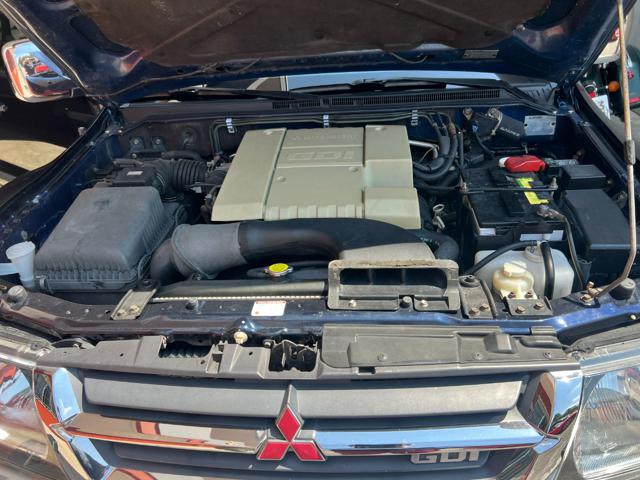 Vano motore del Mitsubishi Pajero 3.5 GDI V6