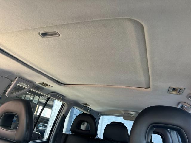 Tetto apribile e rivestimento interno del Pajero