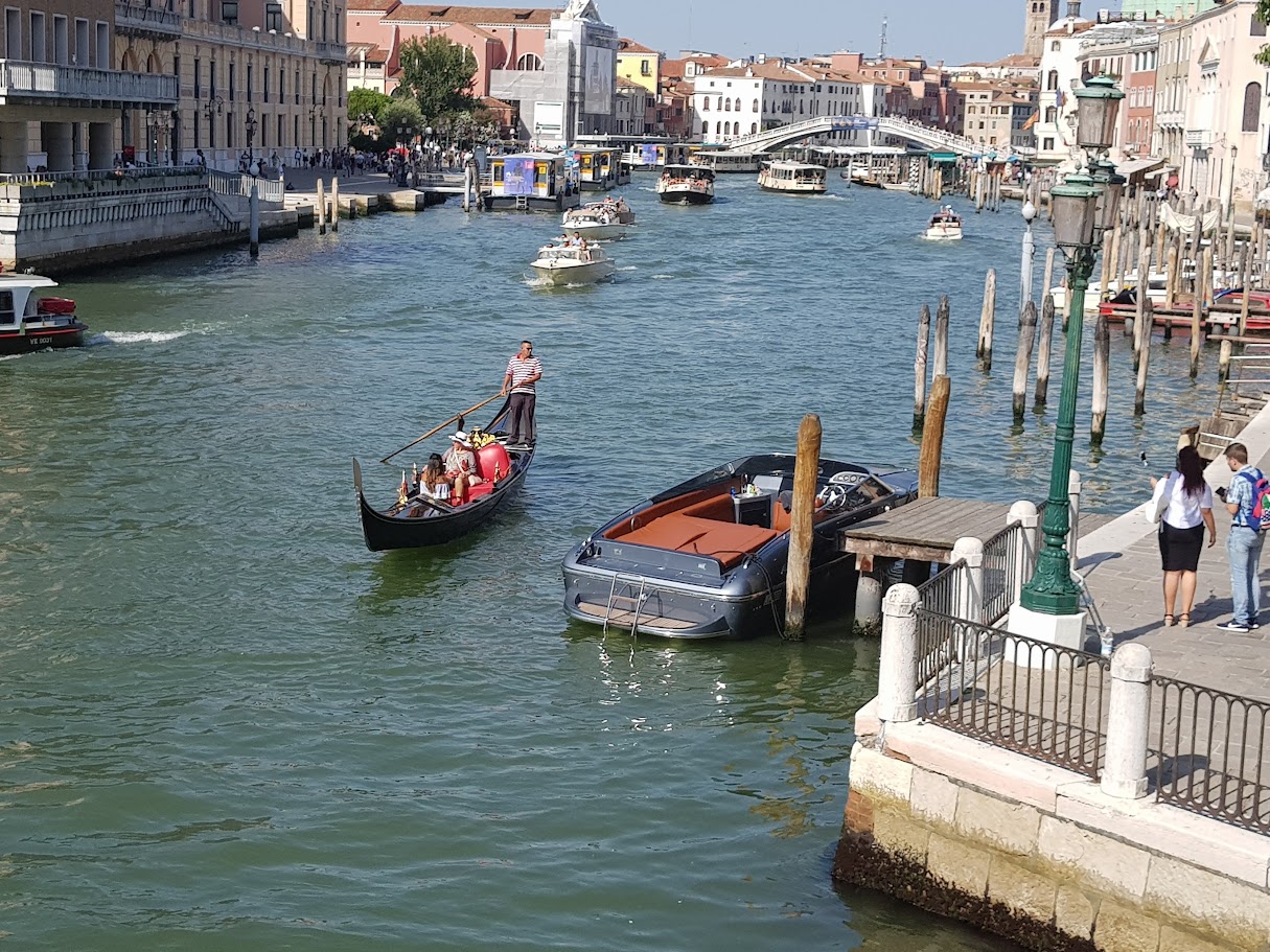 Mostes 29 in navigazione sul Canal Grande a Venezia
