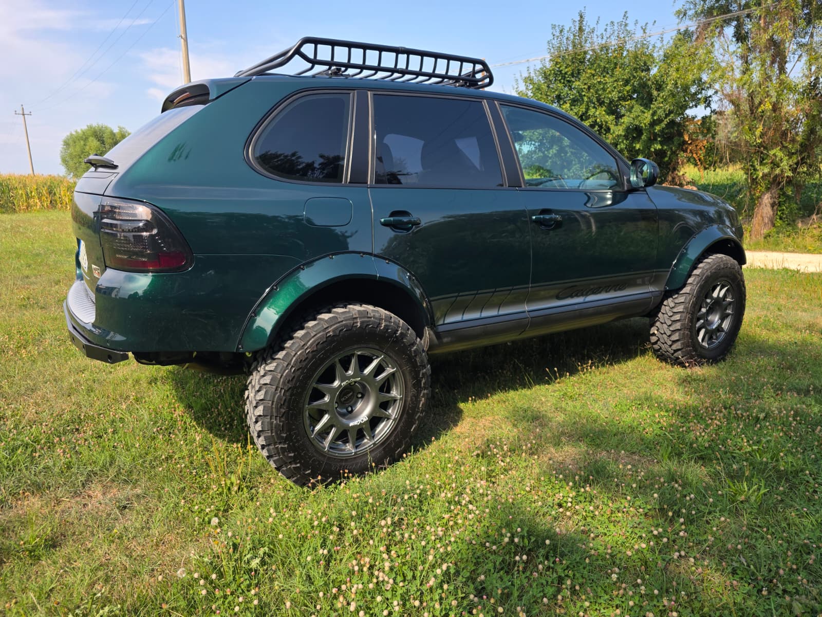 Porsche Cayenne S Offroad vista laterale posteriore