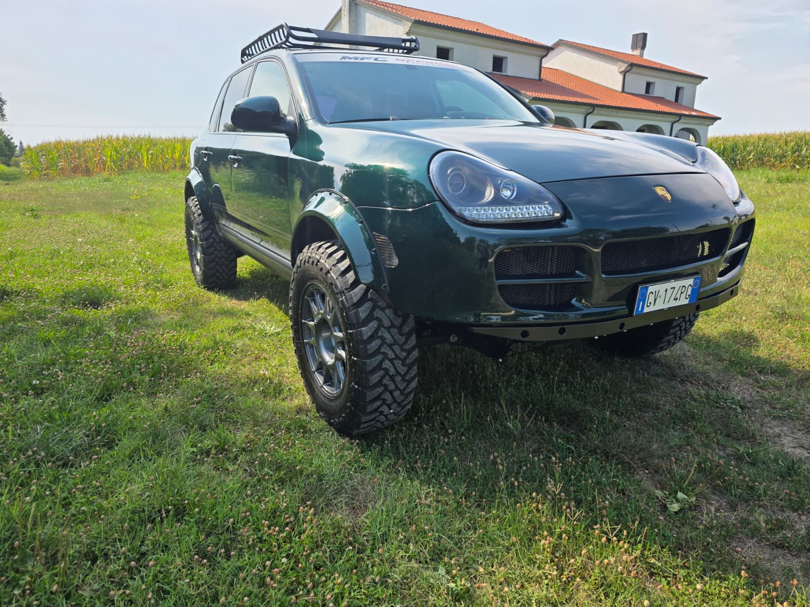 Porsche Cayenne S Offroad tre quarti anteriore