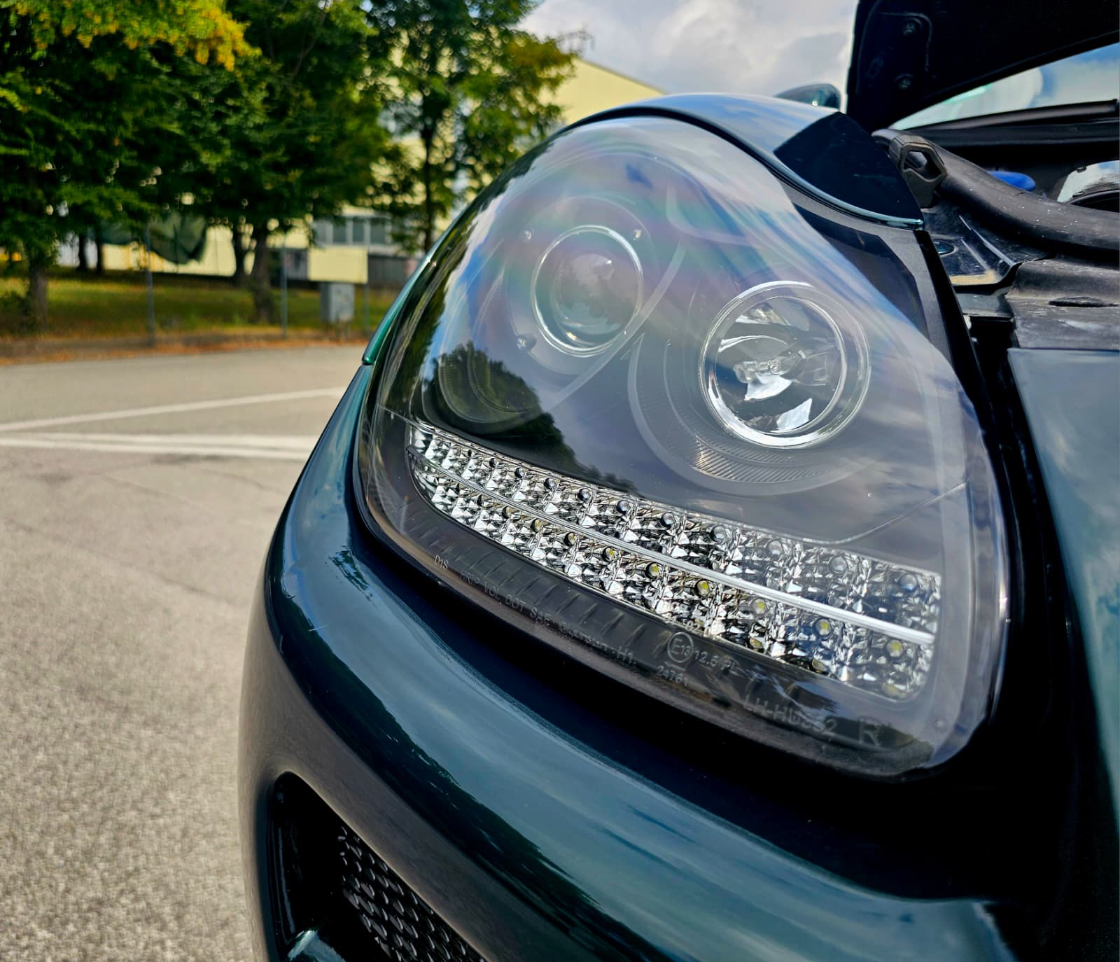 Faro anteriore a LED