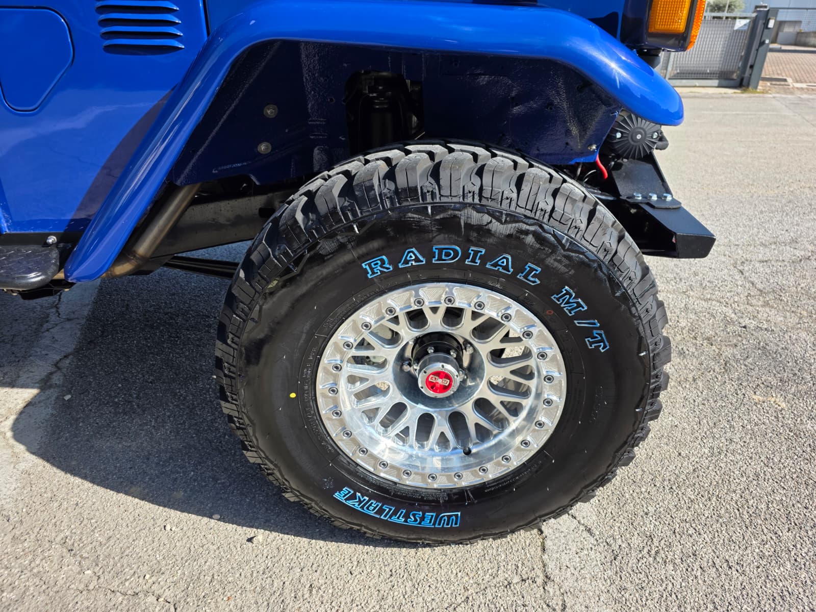 Toyota Land Cruiser BJ42 blu pastello – fotografia 16 di 16