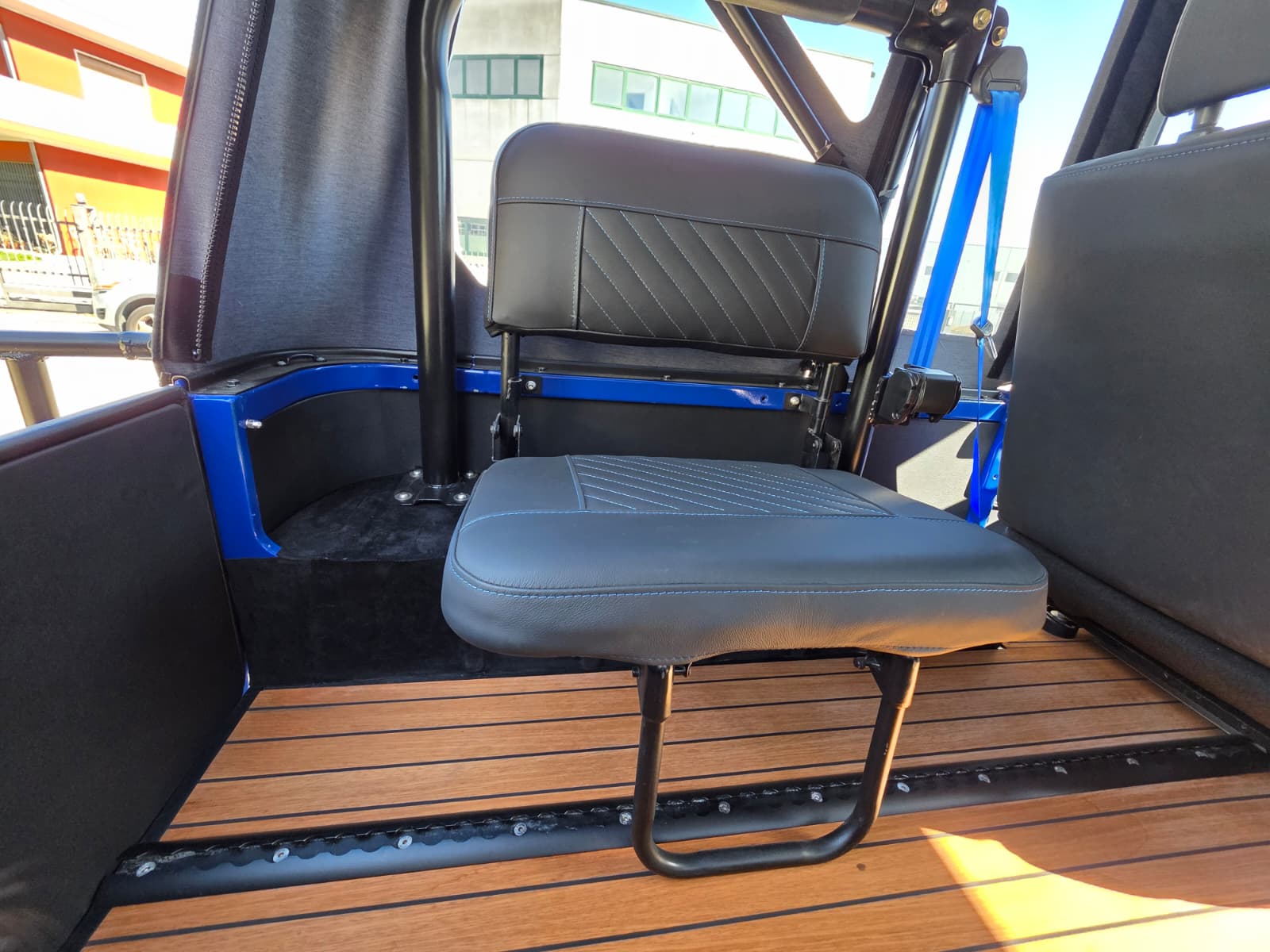 Toyota Land Cruiser BJ42 blu pastello – fotografia 13 di 16