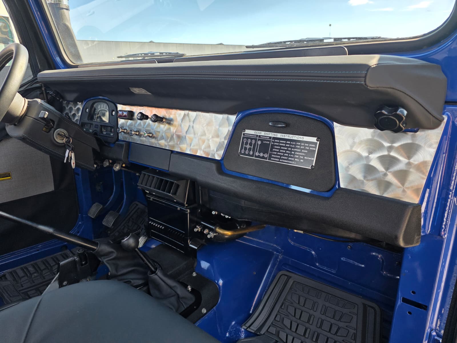 Toyota Land Cruiser BJ42 blu pastello – fotografia 10 di 16