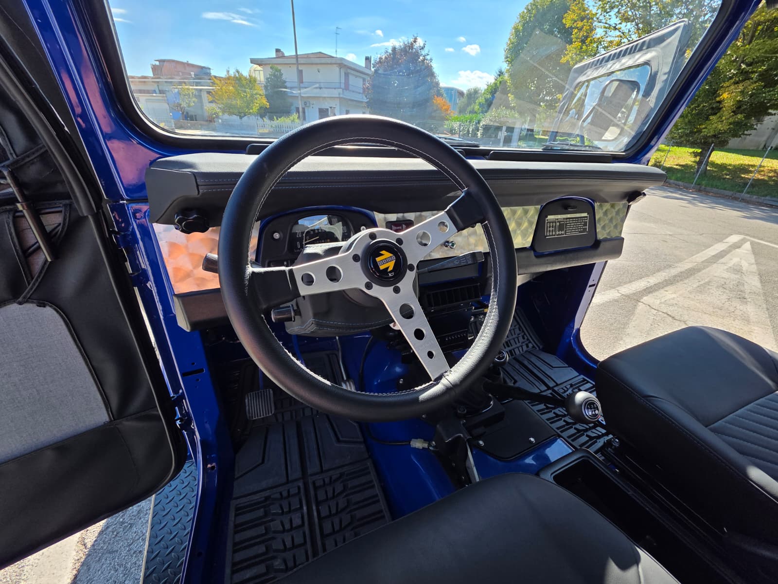 Toyota Land Cruiser BJ42 blu pastello – fotografia 11 di 16