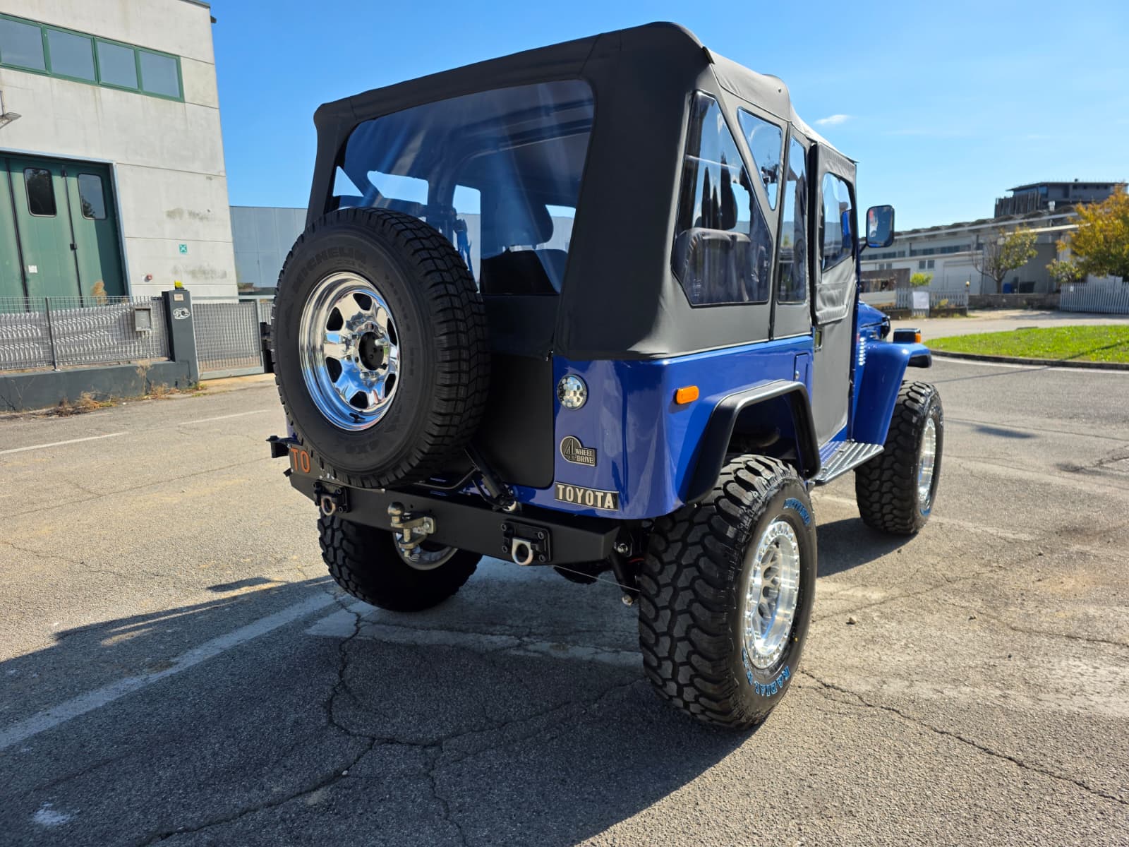 Toyota Land Cruiser BJ42 blu pastello – fotografia 7 di 16