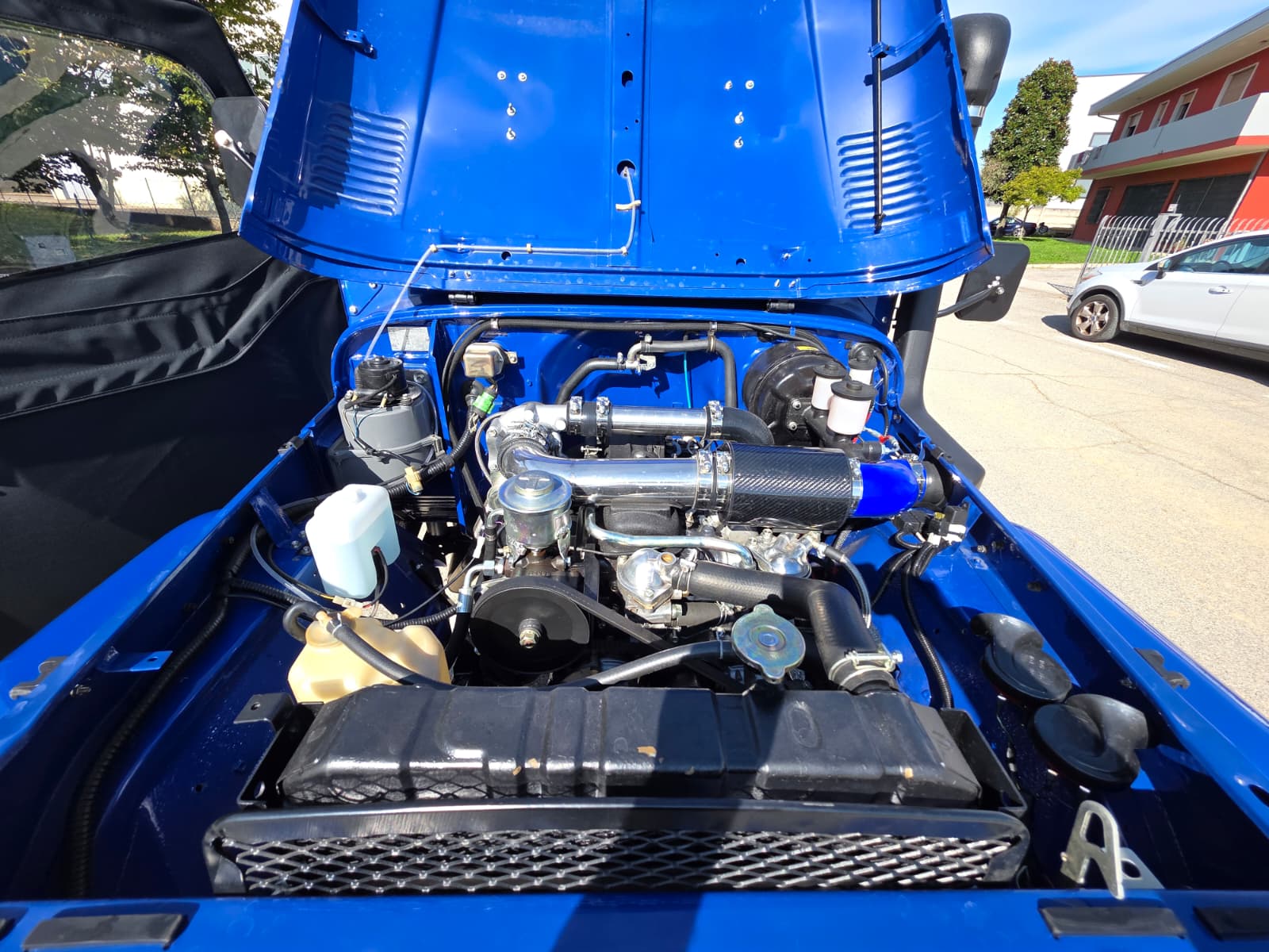 Toyota Land Cruiser BJ42 blu pastello – fotografia 14 di 16