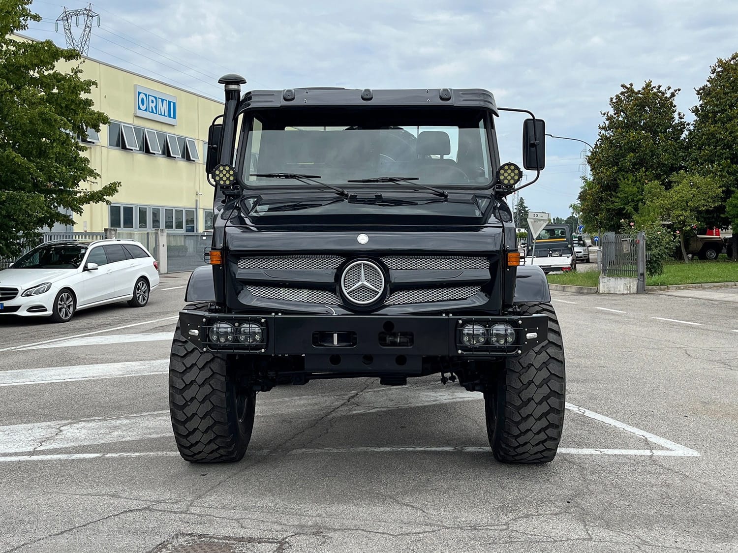 Frontale personalizzato del Mercedes Unimog